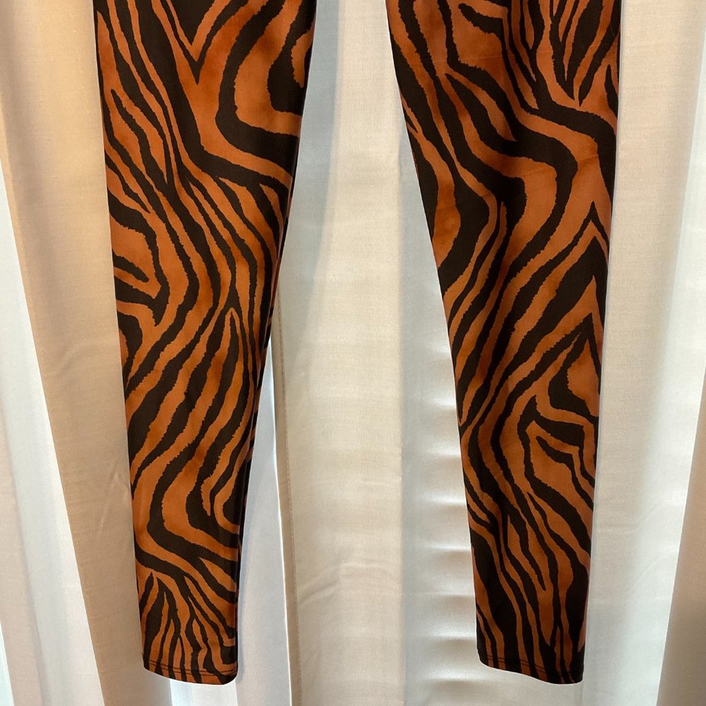 Onzie Leggings XS Brown Black Zebra Stripe New NWT - Picture 3 of 8